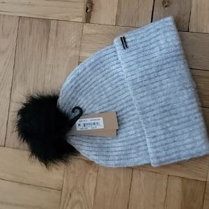 POM BEANIE/STEVE MADDEN